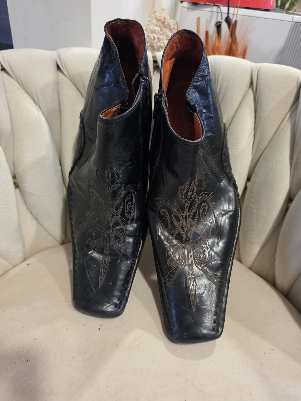 Robert Wayne Black Leather Men’s Ankle Boots with Embossed Design
